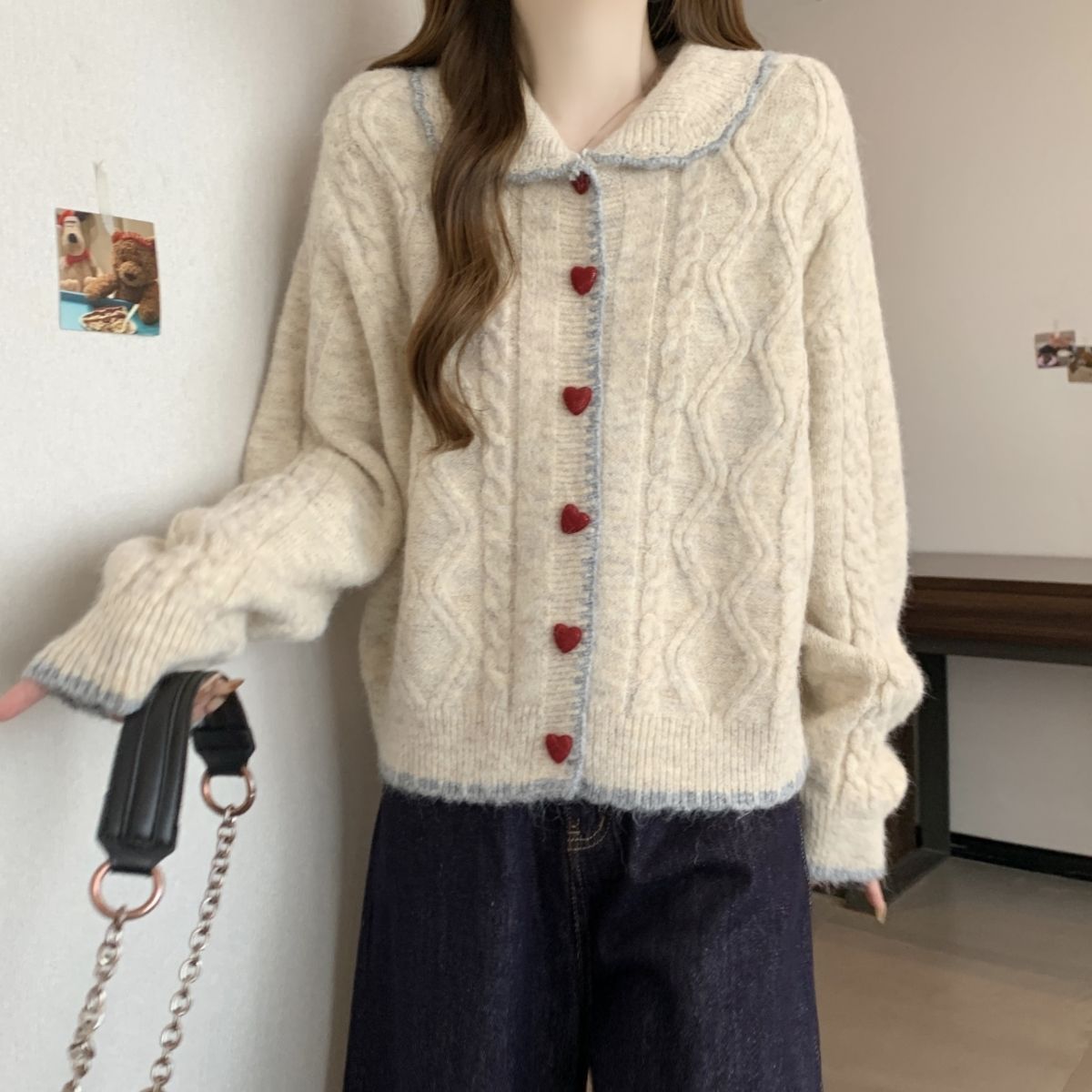 A gentle heart-shaped sweater with a doll-neck button and a twist, a new style of laid-back knitted coat and cardigan pic 14