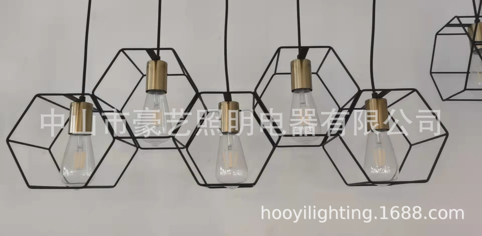 LOFT工业风跨境电商供货铁艺吊灯美式复古客厅餐厅亚克力热卖灯具详情1