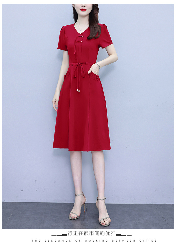 新中式V领连衣裙女2024夏季新款气质中长款收腰显瘦中年妈妈裙子详情19