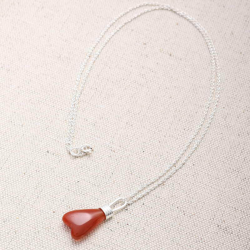 25新款爆款爱心桃心吊坠项链女轻奢小众高级感颈链锁骨链详情6