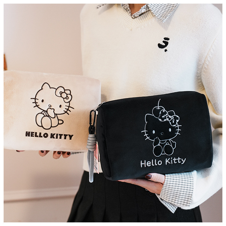 三丽鸥HelloKitty轻盈柔软化妆包可爱卡通大容量高级感立体收纳包详情18