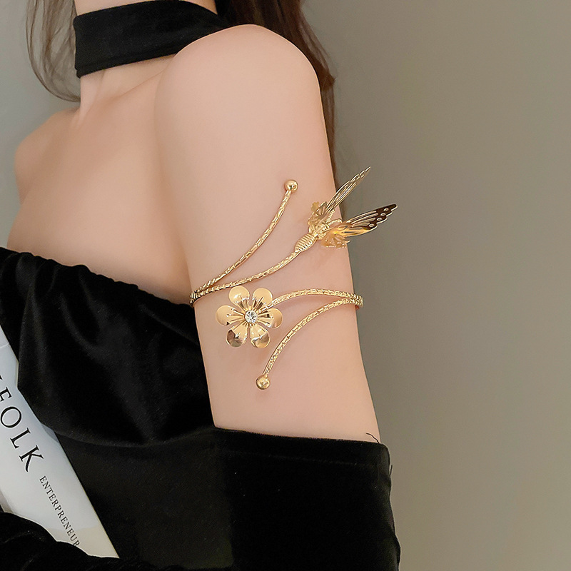 Cross-border European and American open armband bracelet, high-end, niche, versatile bracelet, exaggerated, individual and fashionable jewelry for women wholesale pic 30
