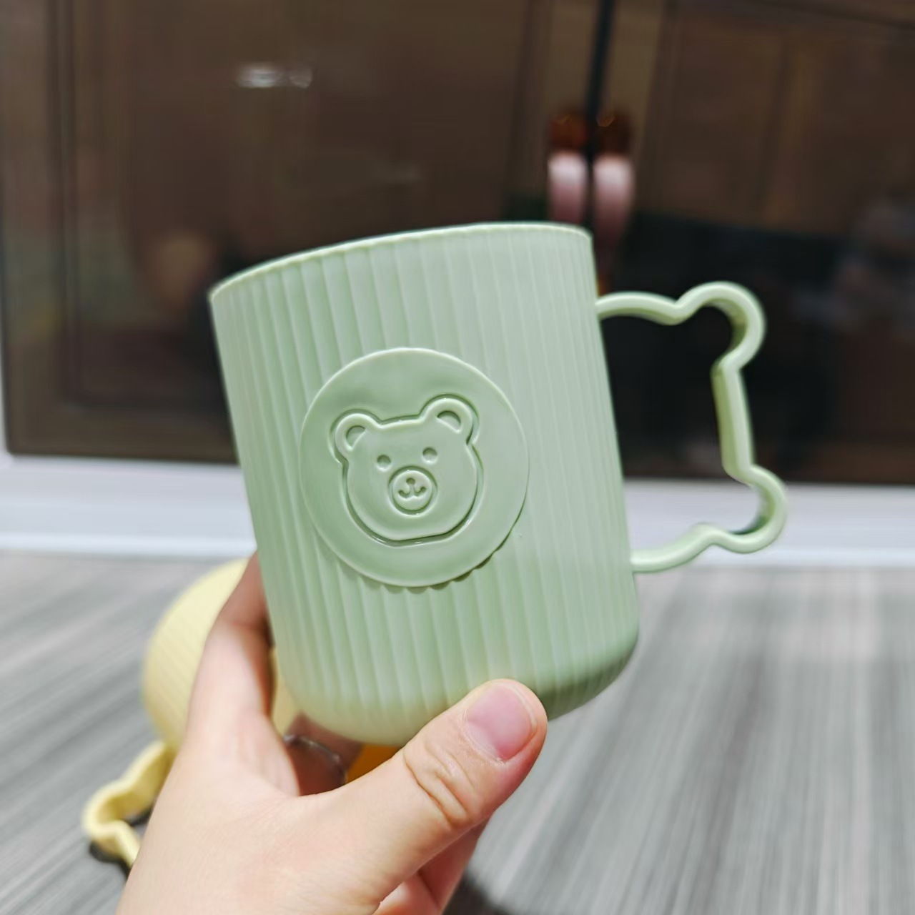 【 Zone 2-6 】8259 cups 240 yuan per case, 8259 cups, cute bear cups, Nordic cups, Toothbrushing cups, drinking cups, bulk cups, 2 yuan for wholesale pic 1
