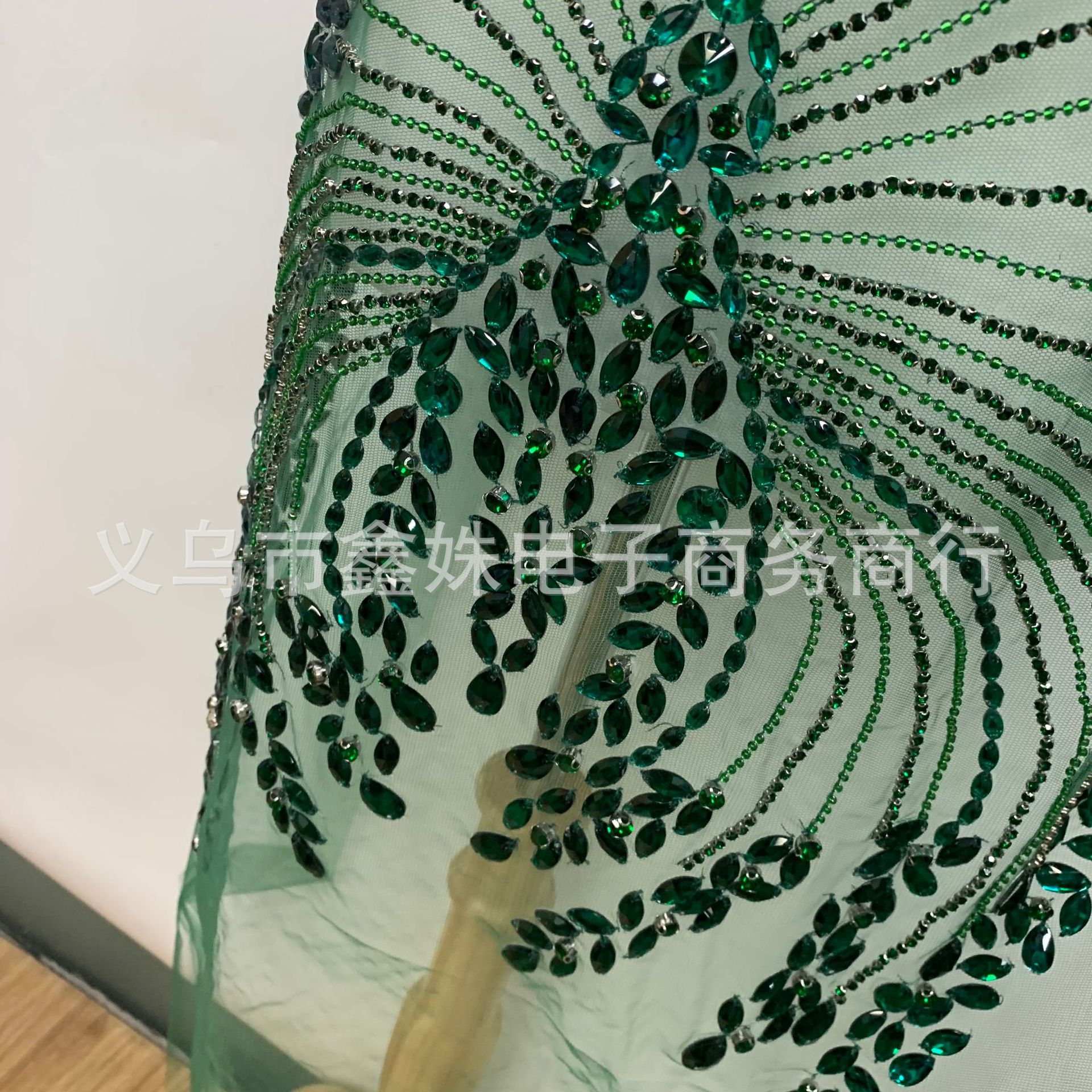 Green high-quality exquisite rhinestones are fashionable and sexy accessories for wedding dresses and evening gowns pic 8