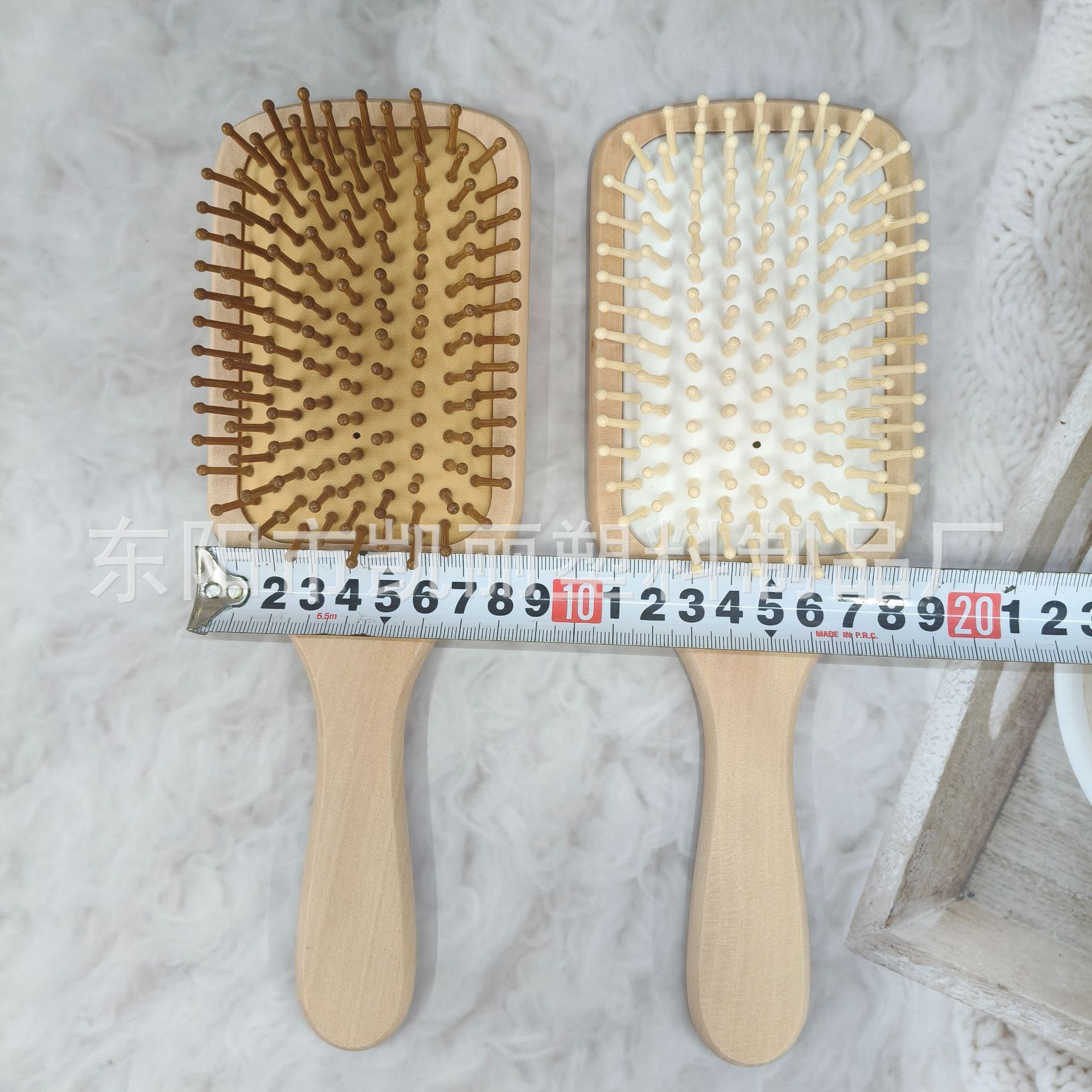 批发高质量头皮按摩气垫梳美发木梳气囊梳防静电长发护理木头梳子详情4