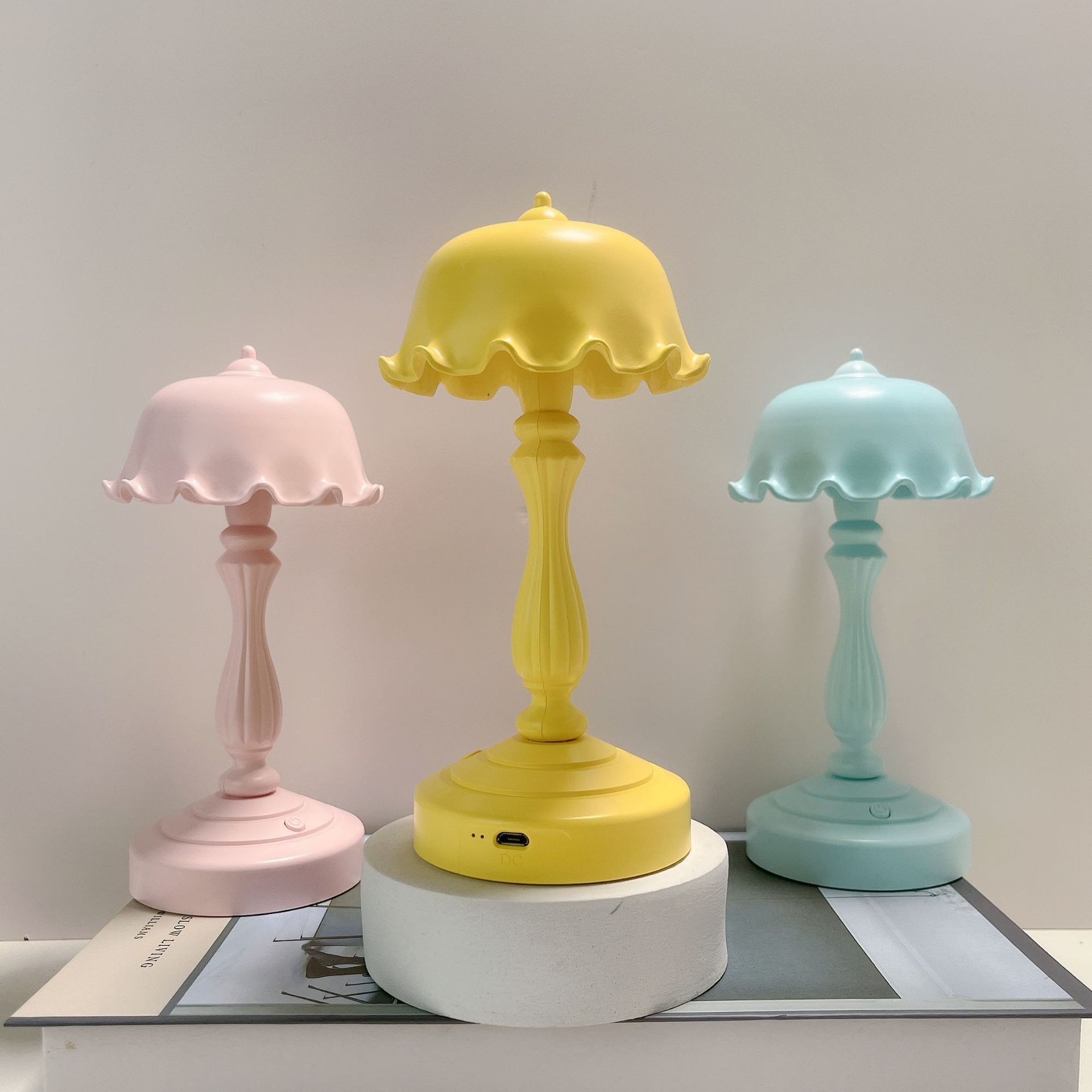 Retro atmosphere light, DIY handmade table lamp, lotus leaf night light, cute and girlish bedroom lighting, Nordic style, eye-protecting pic 27