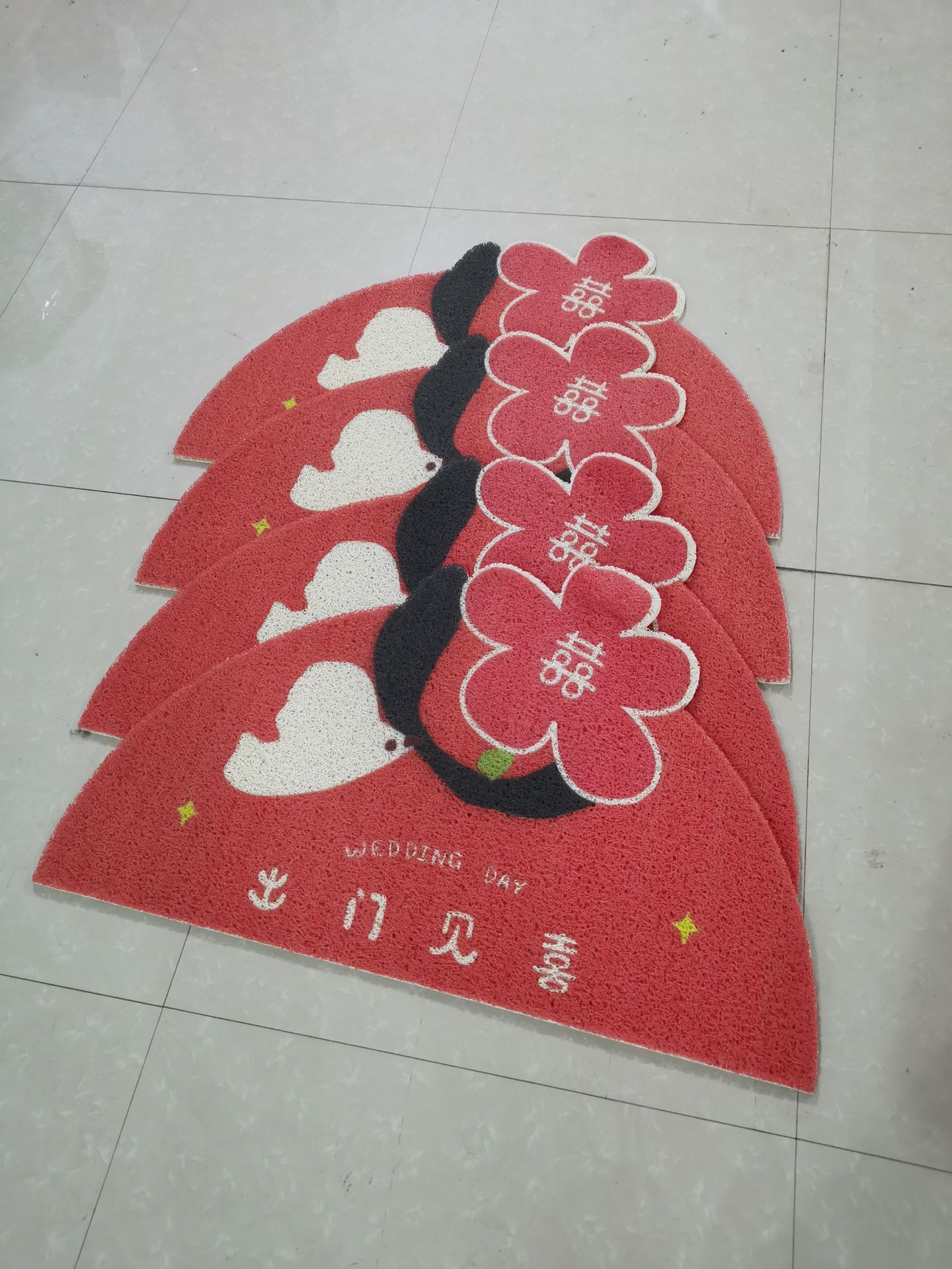Brushed and silk-screened patterned wedding celebration, big red sand-coated waterproof and anti-slip indoor and outdoor entrance door mat pic 2