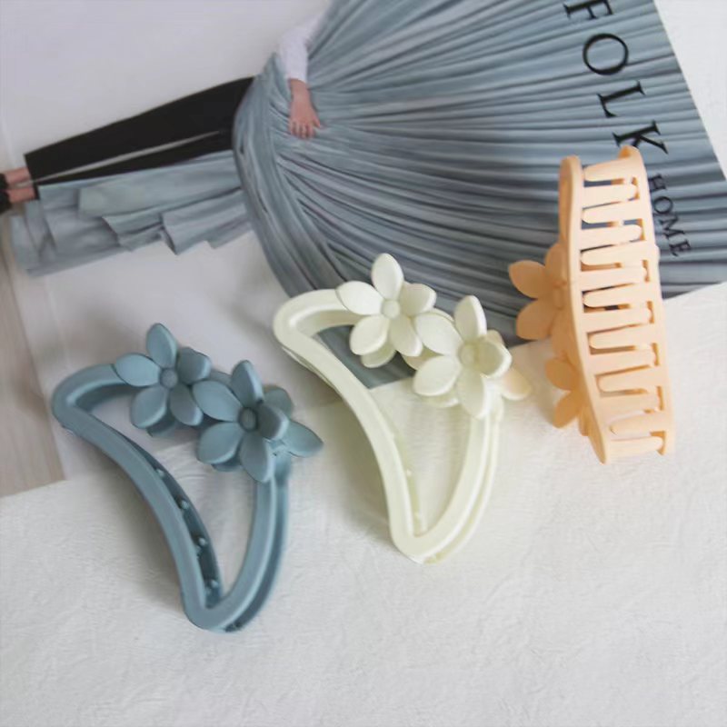 【1-5区】189号/梅花三角抓夹/12/包法式抓夹高级感夹子头饰发夹2022年新款大鲨鱼夹ins风发抓后脑勺详情4