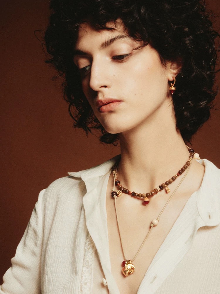 SWA*家山丘系列榛果串珠项链小众设计复古高级感木珠天然石锁骨链详情9