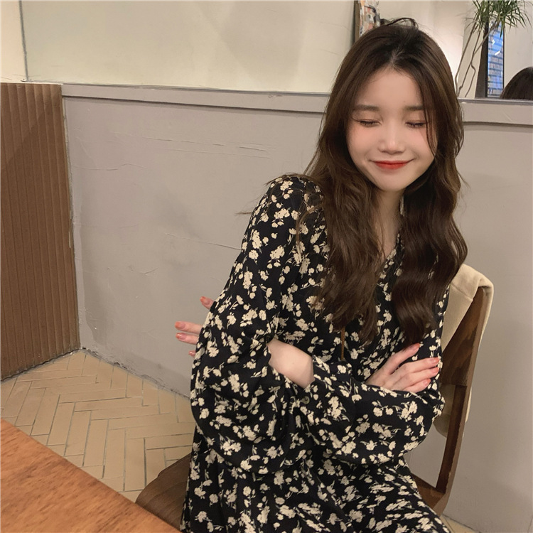 温柔风碎花V领连衣裙女春夏2025新款长款过膝高腰气质长袖A字裙子详情8
