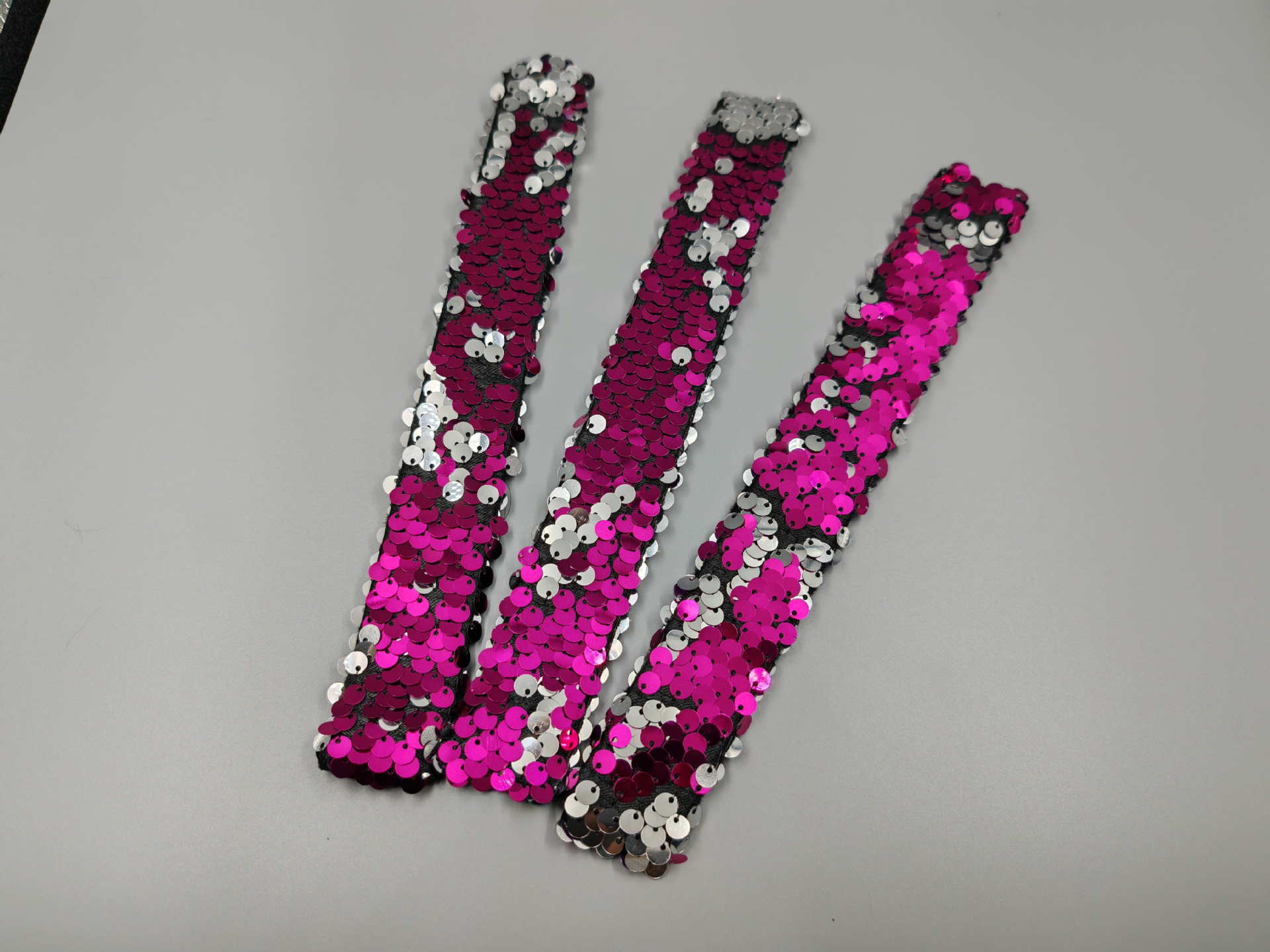 亚马逊卡通双色亮片美人鱼啪啪圈手环饰品手腕带儿童批发节日礼物详情8