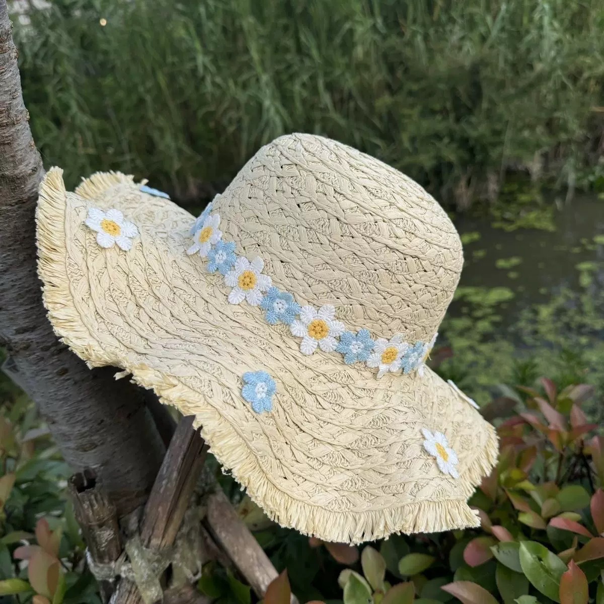 Summer seaside beach vacation style photo shoot, flower-filled brim straw hat, versatile and simple sun protection hat, trendy handicrafts, folk handicrafts, straw weaving pic 7