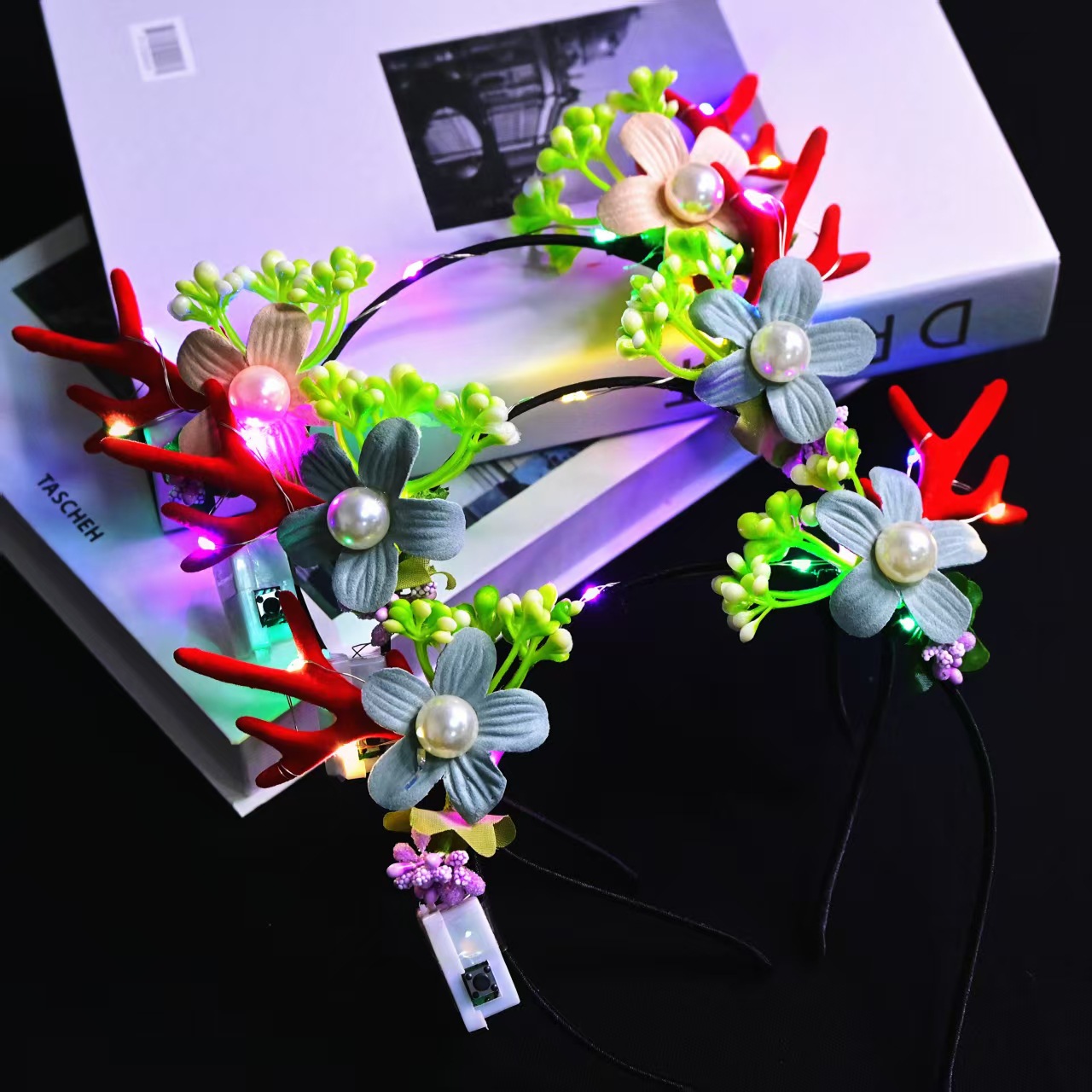 Christmas glowing headwear has become a hit, with the branch antler headband and the elk headband selling well at the winter night market pic 8