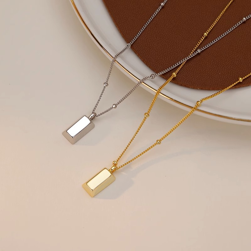 Geometric rectangular small gold brick necklace, a niche collarbone chain for women, a popular beaded chain, titanium steel brick pendant and accessory pic 4