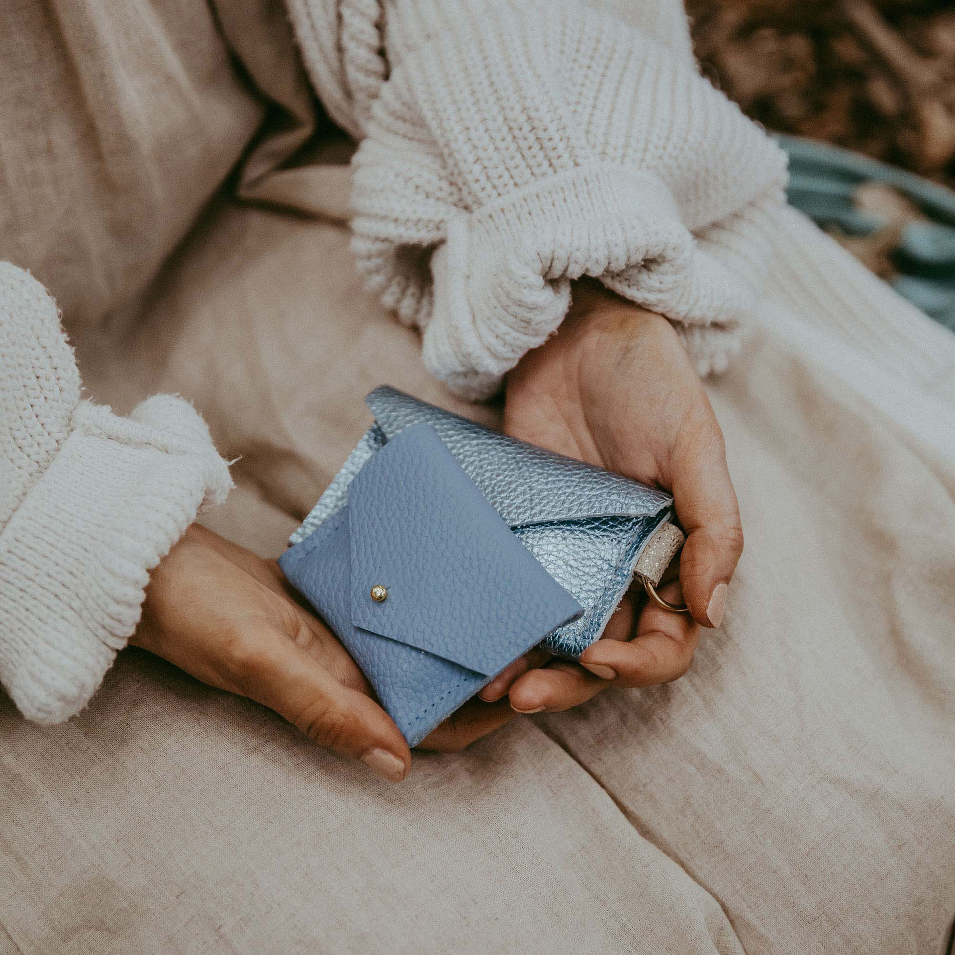 Creative personalized PU jewelry ring bag, small and portable jewelry stud jewelry bag, gift ring storage bag pic 7