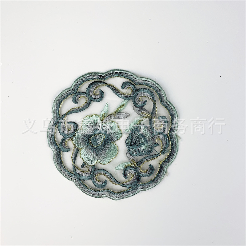 Ethnic-style computer-embroidered organ-gauze round Chinese-style double fish playing with lotus, double-sided computer-embroidered fabric sticker pic 11