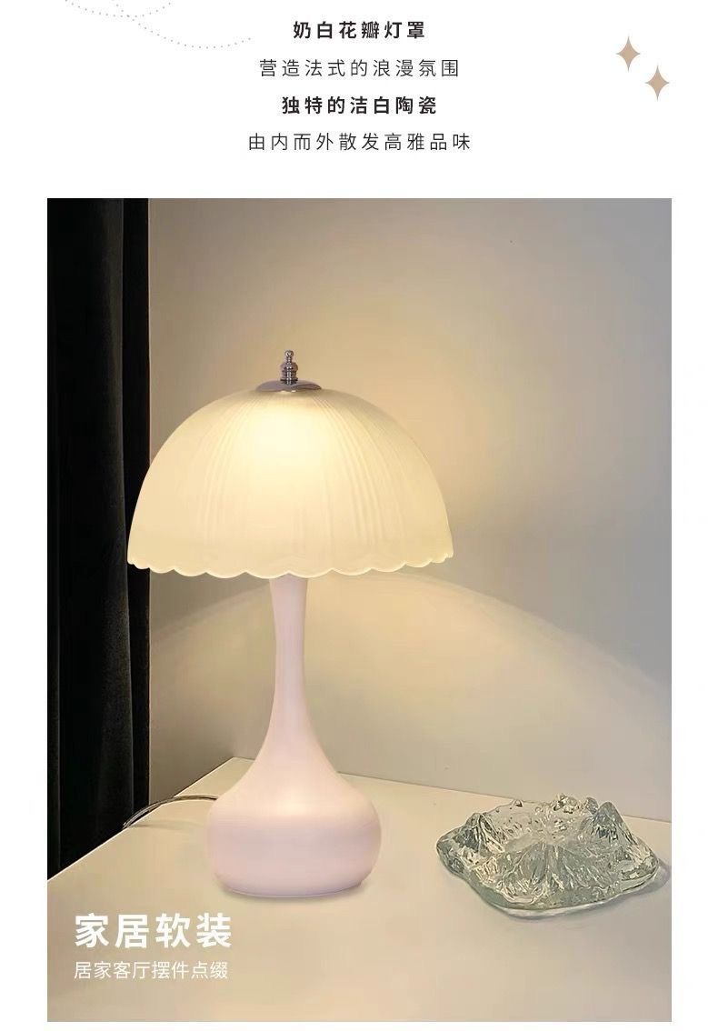 American retro table lamp, bedroom bedside lamp, light luxury and high-end feel, 2024 new wedding night light, French touch lamp pic 9