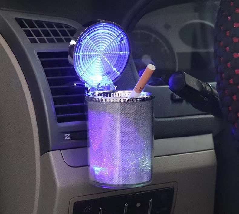 车载烟灰缸汽车炫彩烟灰缸带LED灯七彩大容量出风口七彩车内用品详情3