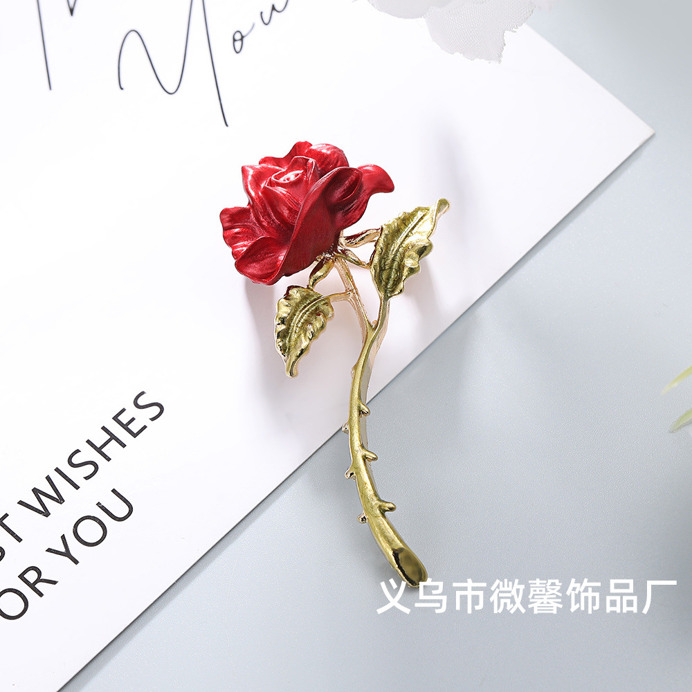 A new French red rose flower brooch with an exquisite and niche design, a stylish coat and a fashionable accessory pic 6