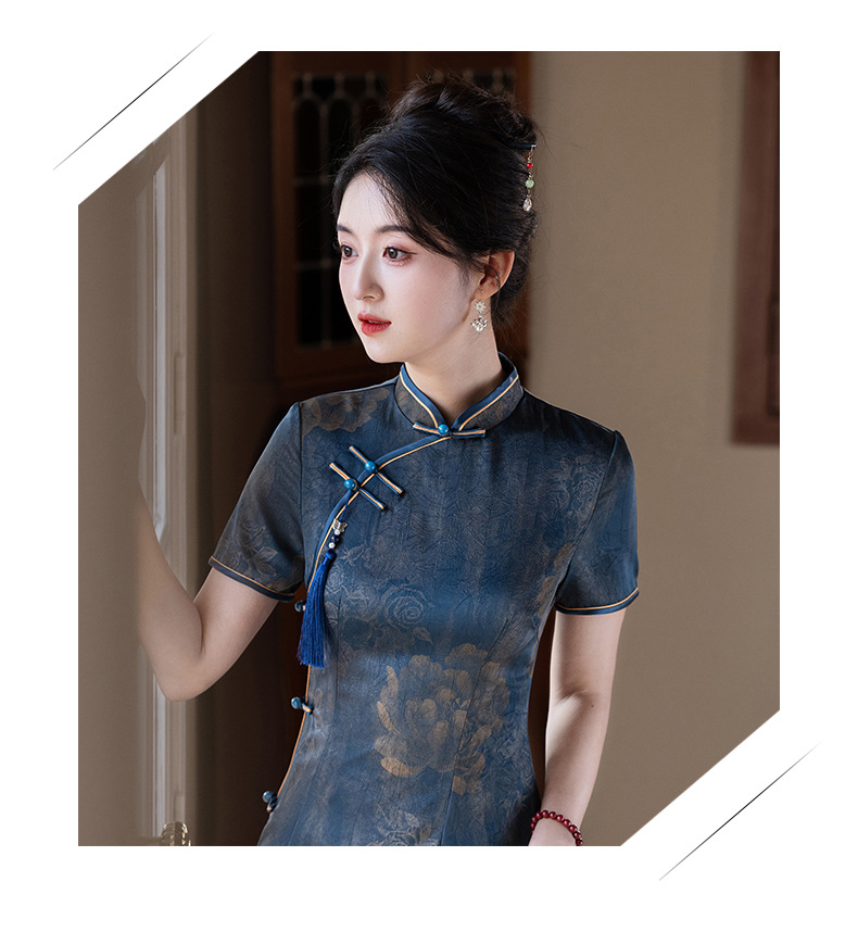 The new Spring/Summer 2025 cheongsam is a high-end, elegant, long and form-fitting dress suitable for daily wear by women pic 1