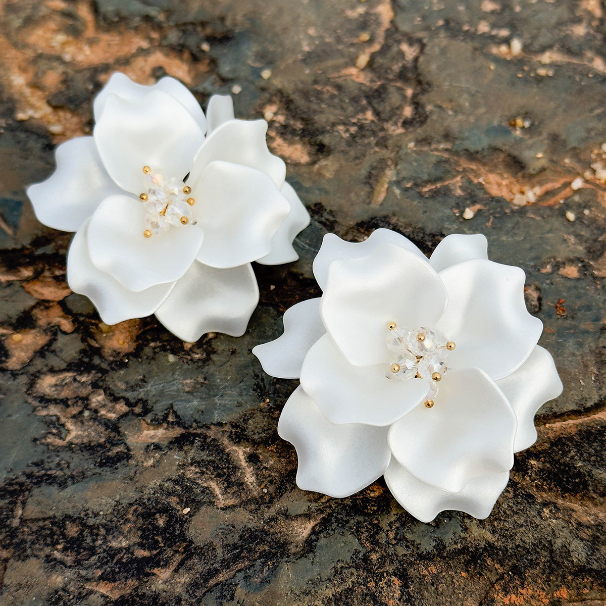 亚马逊跨境清新甜美彩色树脂花瓣花朵耳钉气质多巴胺 耳环耳饰女详情37