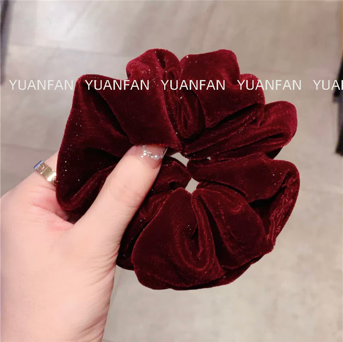 Autumn and winter glittering velvet large intestine hair band, high-end and elegant velvet band, starry sky hair tie, hair accessory pic 3