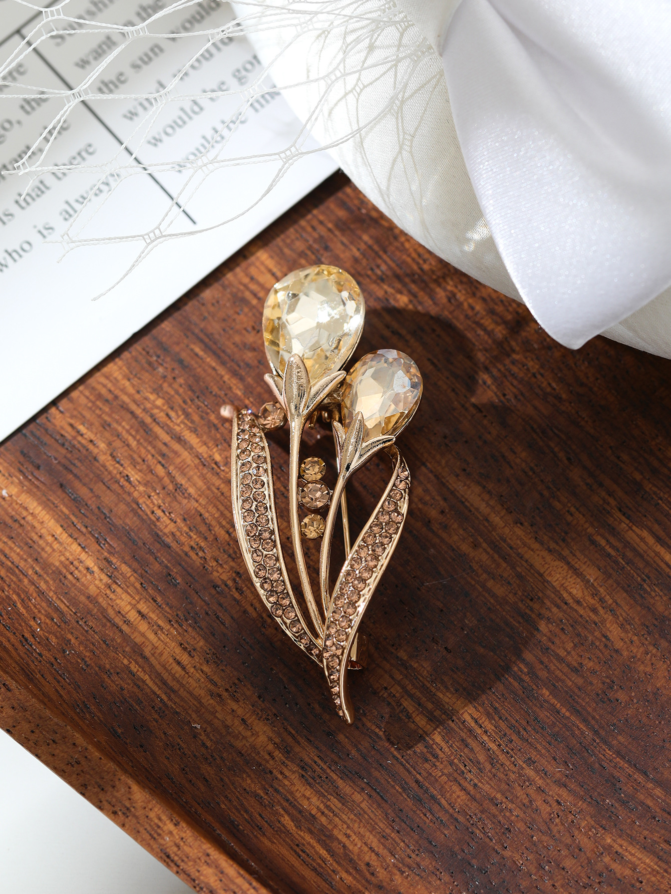 精致郁金香女高档水晶胸花百搭气质高端时尚别针大衣外套胸针配饰详情7