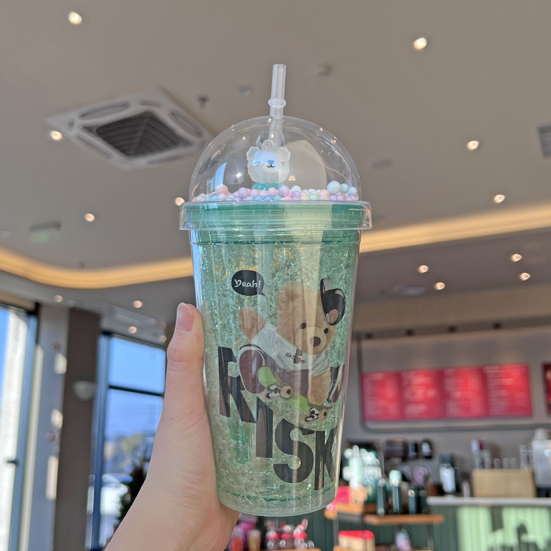 跨境新款卡通小熊杯双层塑料水杯可爱儿童便携高颜值吸管杯碎冰杯详情5