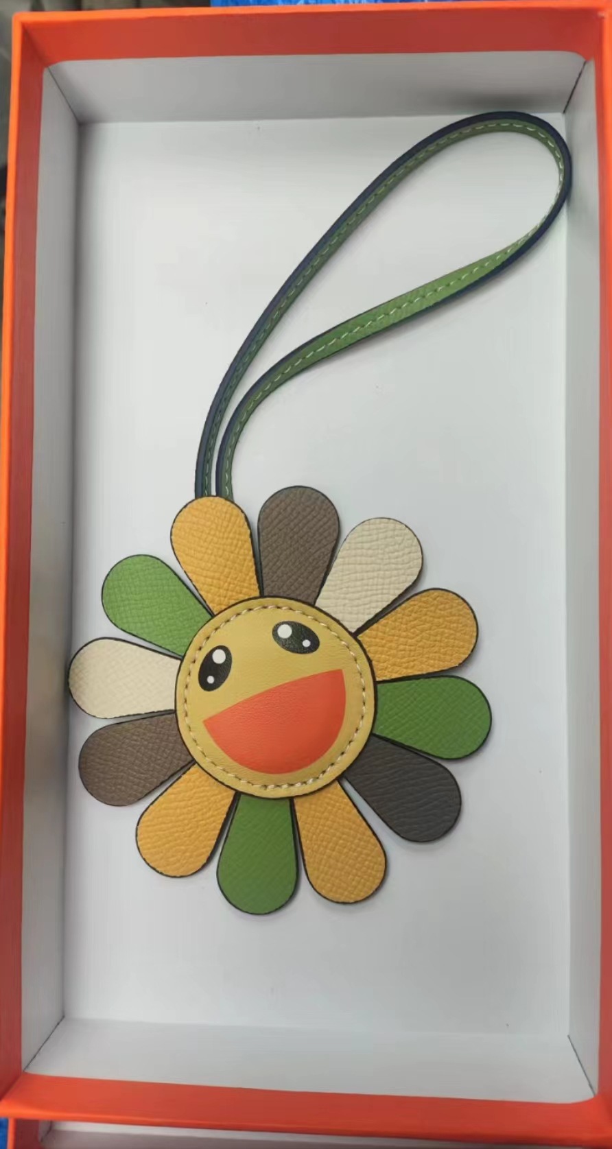 Genuine leather sunflower bag pendant, car pendant, can be matched with platinum, vegetable basket and other bags pic 9