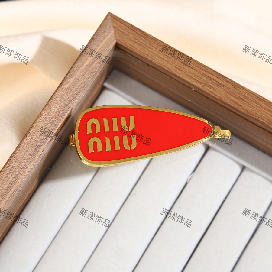 Ms. Miao Miao alloy hair clips, miumiu letter straight clips, personalized bangs clips, side hair clips, hair accessories pic 3