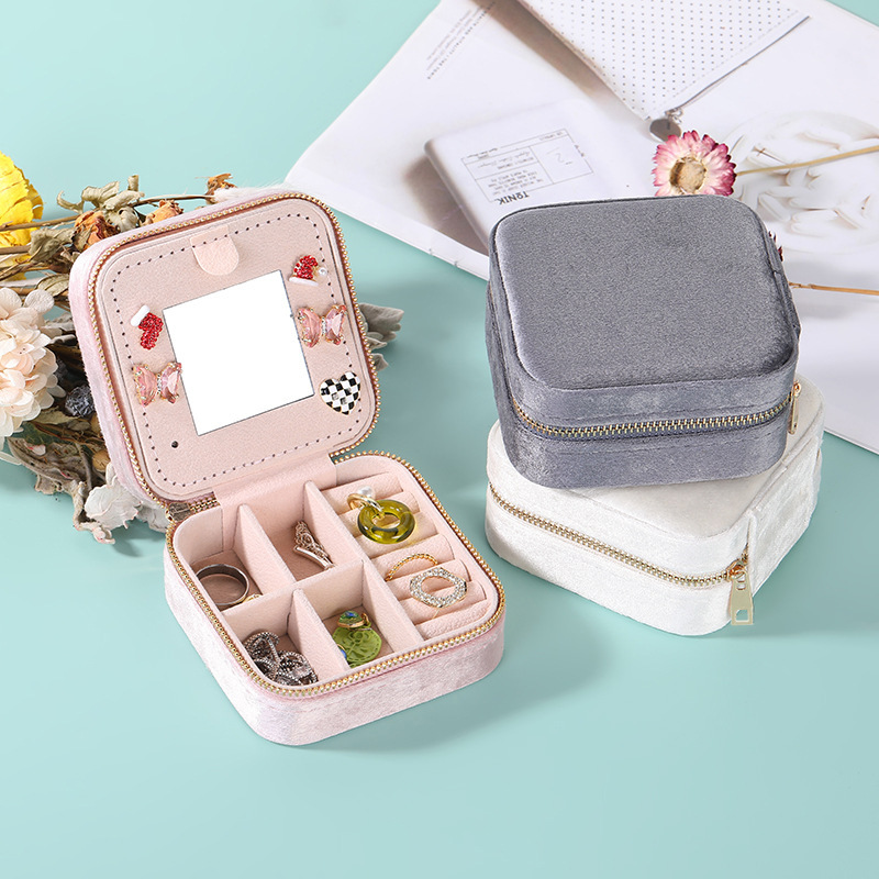 Wholesale of new portable velvet jewelry boxes, travel jewelry, rings, necklaces, stud earrings, and accessory storage boxes pic 2