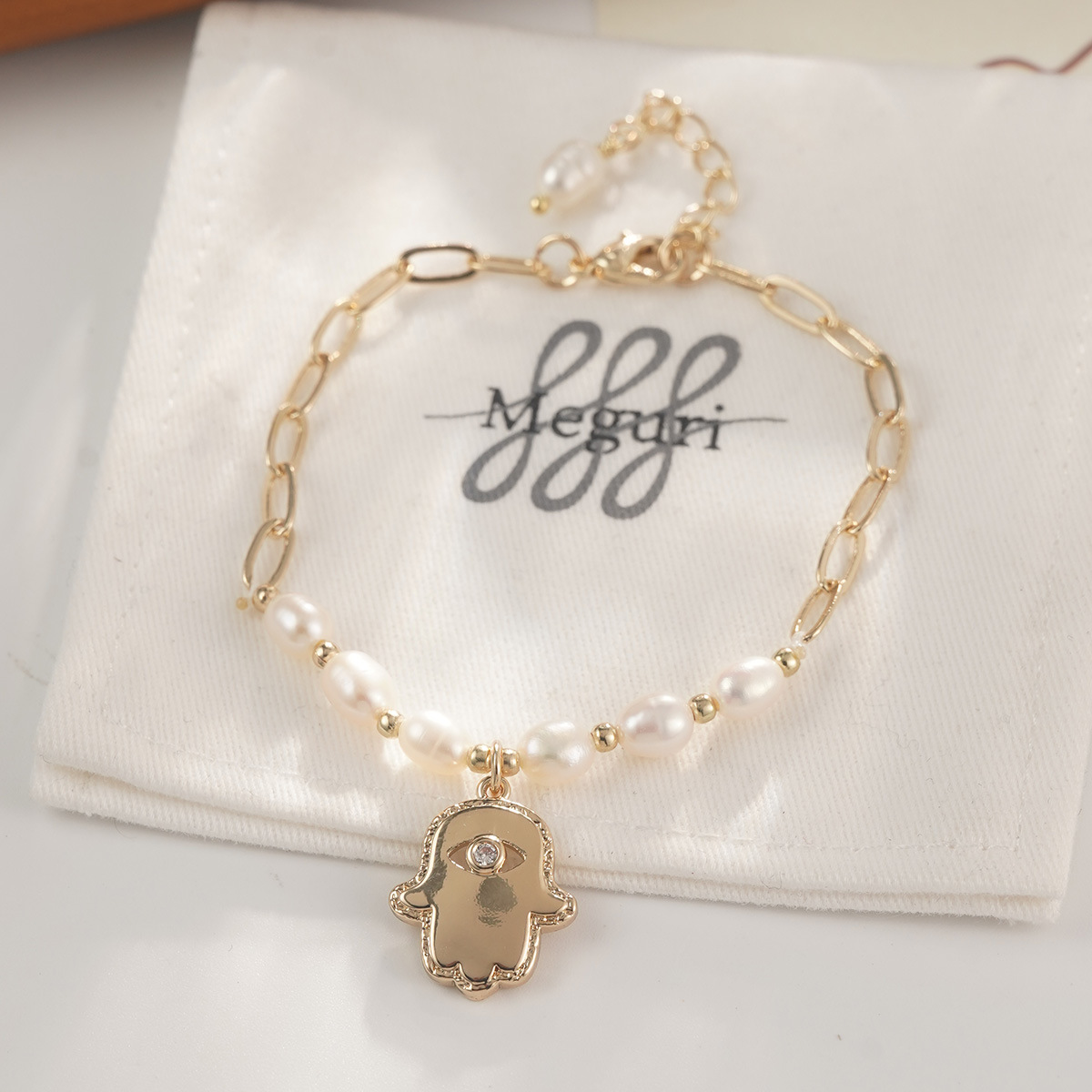 复古时尚天然珍珠手链 ins闺蜜同款串珠简约轻奢小众爱心吊坠手串详情26