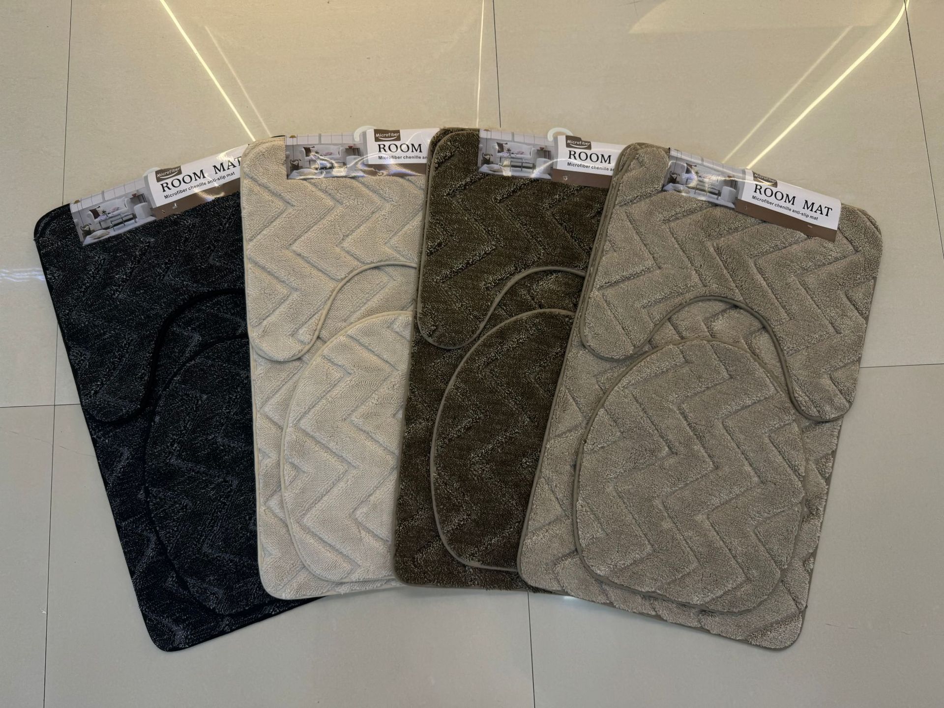 Wholesale of cross-border carpets, anti-slip MATS, water-absorbing new floor MATS, solid-color living room and bedroom bedside floor MATS pic 5