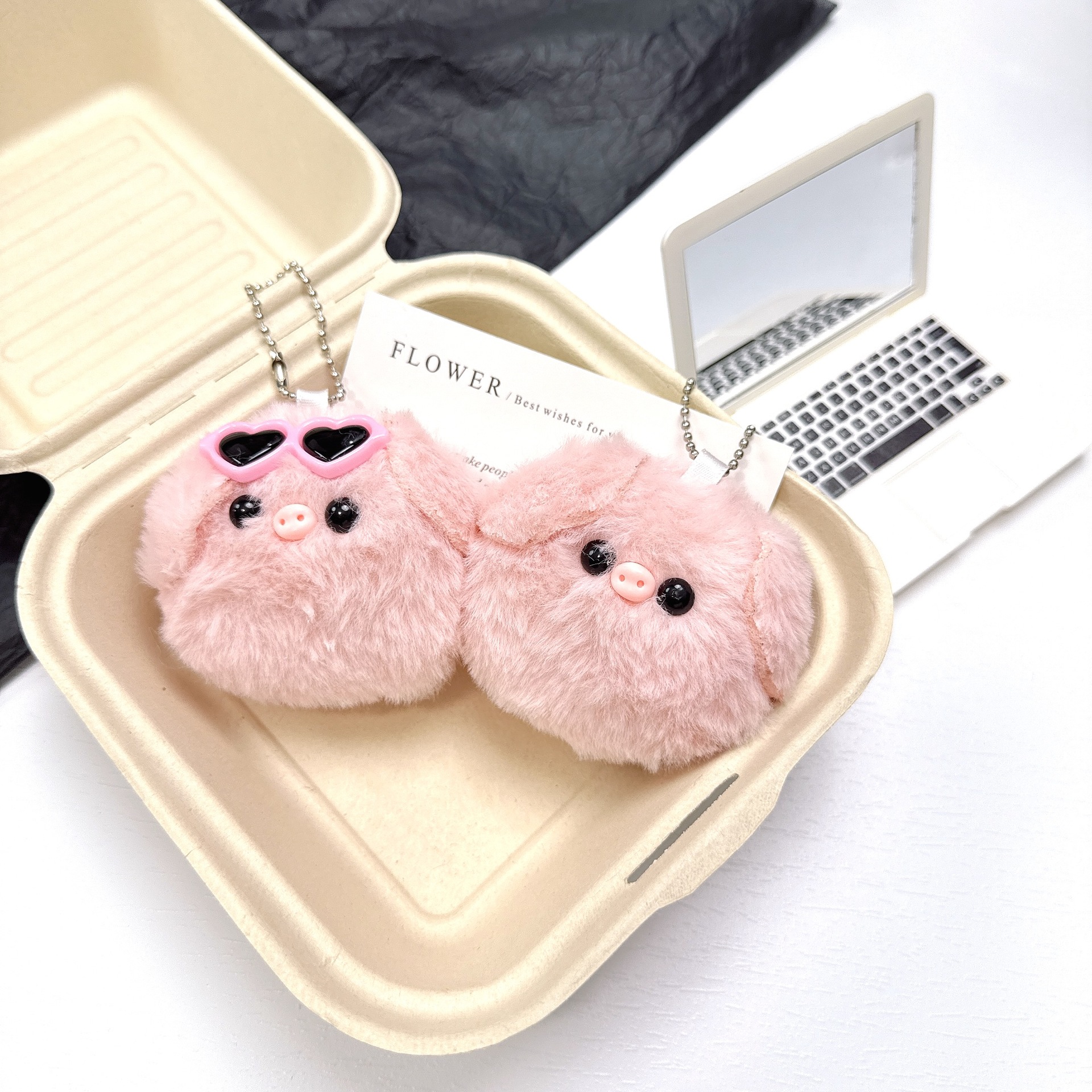 吱吱叫可爱小猪挂件墨镜猪裙子猪毛绒钥匙扣摆摊娃娃机公仔批发详情4