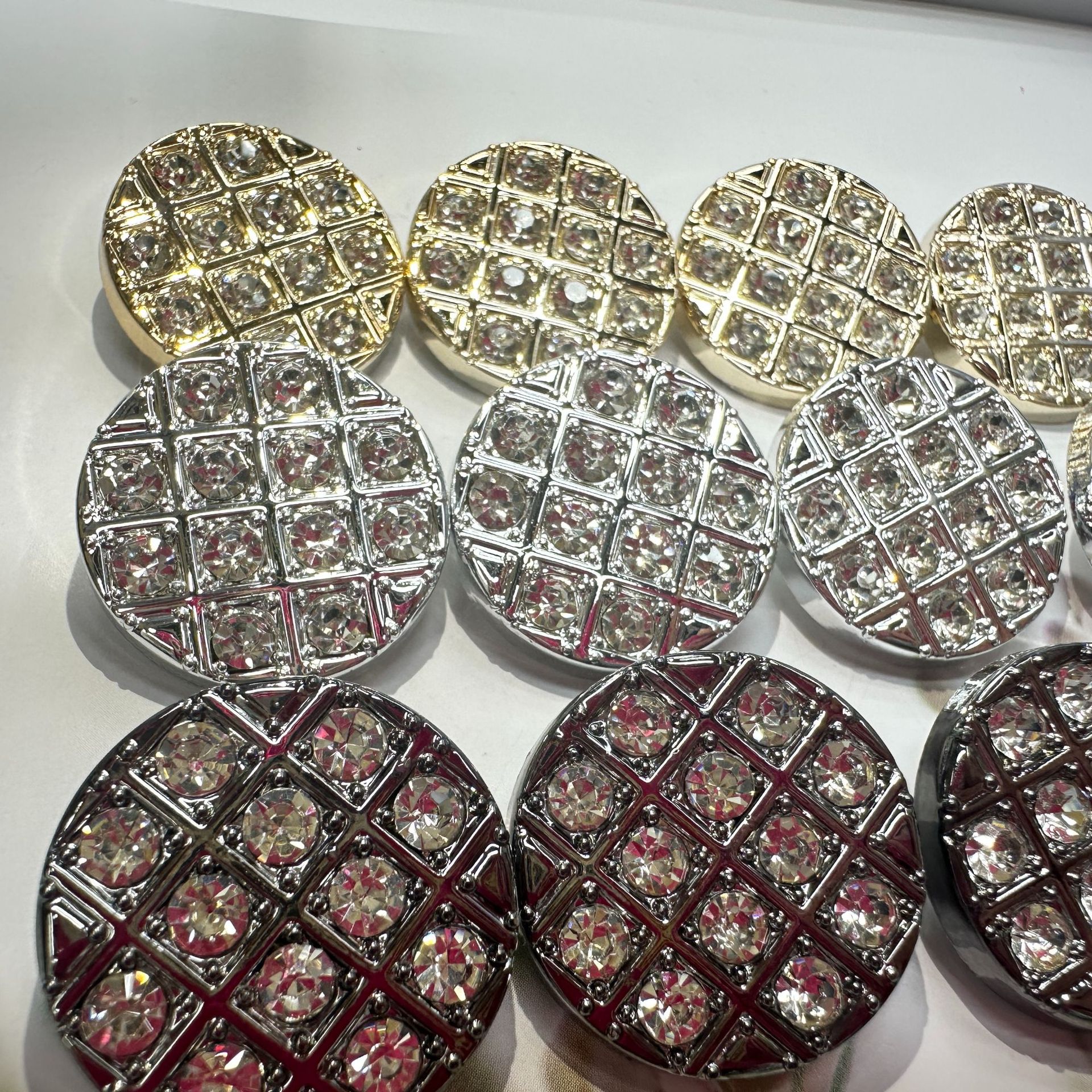 女士高端电镀精致时尚水钻镶钻大衣纽扣 毛衣开衫连衣裙衬衣小扣子 精美钮扣装饰品详情7