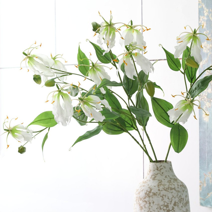 Artificial flowers, flame lilies, artificial flowers, Jialan modern home decoration model room, wedding photography, silk flowers, cross-border wholesale, artificial plants pic 5