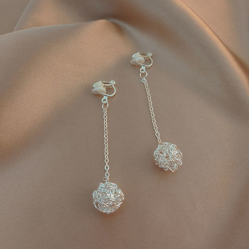 Silver, elegant and high-end ear clips, no ear holes, female ins student earrings, long earrings, niche design sense earrings pic 4