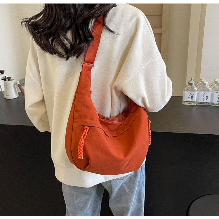 时尚布包女学生上课挎包尼龙布斜挎包大容量单肩包日系出游饺子包详情31