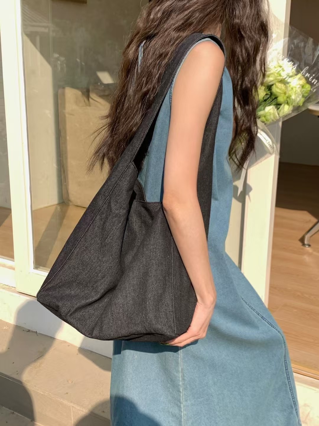 Niche design sense canvas bag, large-capacity Korean-style laid-back single-shoulder bag, 2025 commuter student underarm tote bag pic 6