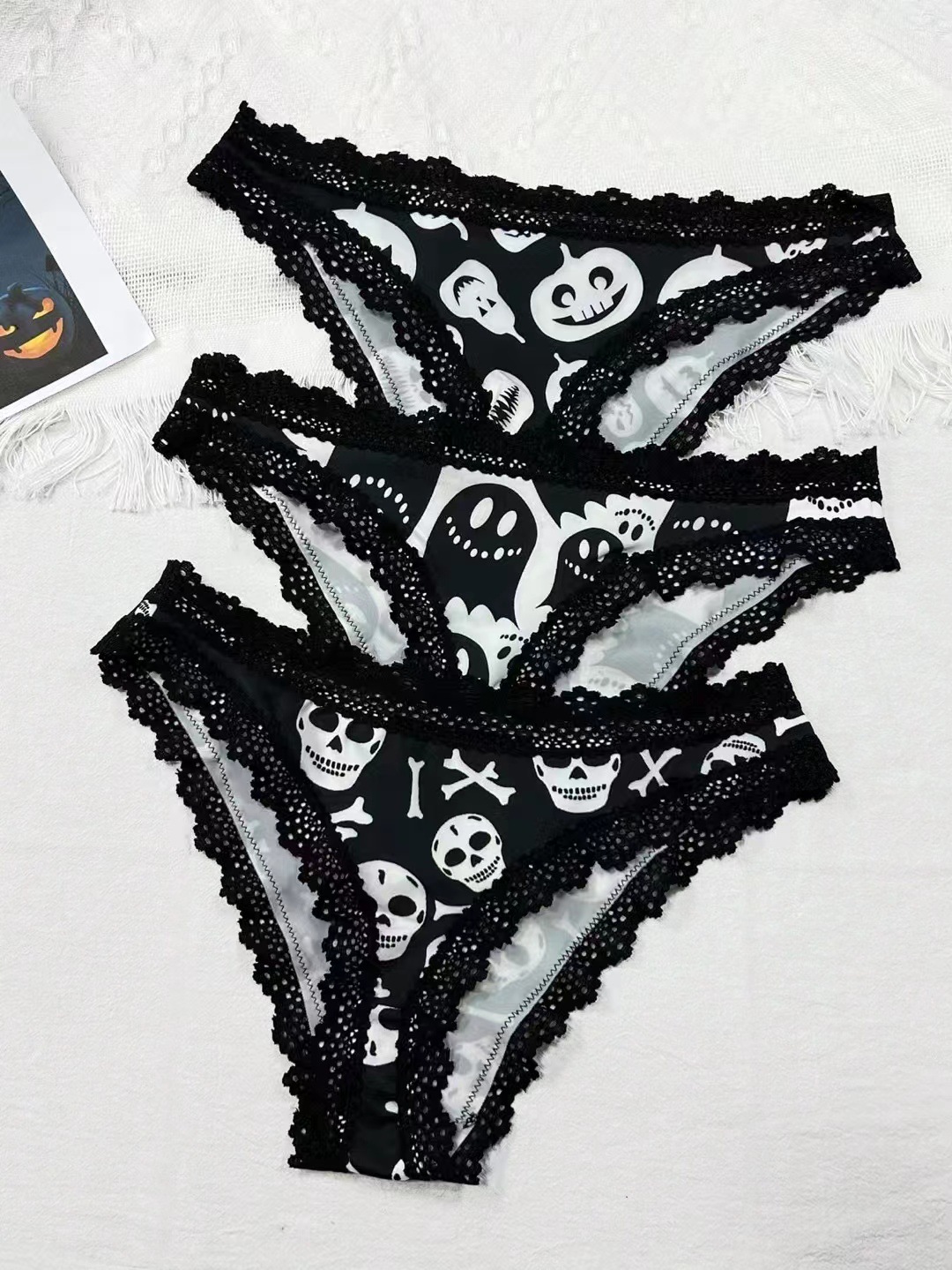 欧美跨境新款圣诞节必备女士内裤时尚印花涂鸦欧码三角裤内裤批发详情5