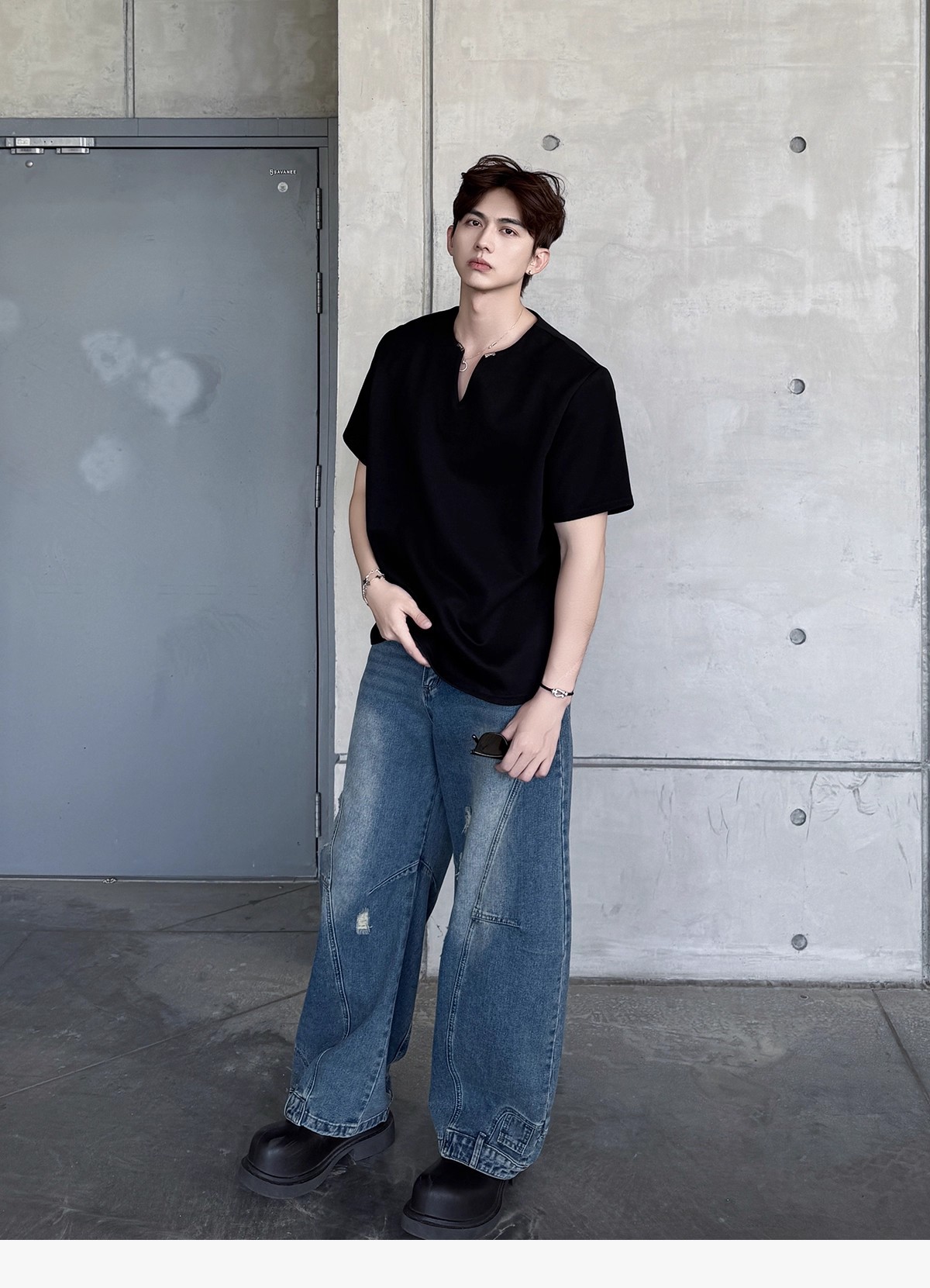 Customized V-neck metal buckle loose short T-shirts from Henry in Suriname, Bolivia, based on your provided samples. Super Factory pic 13