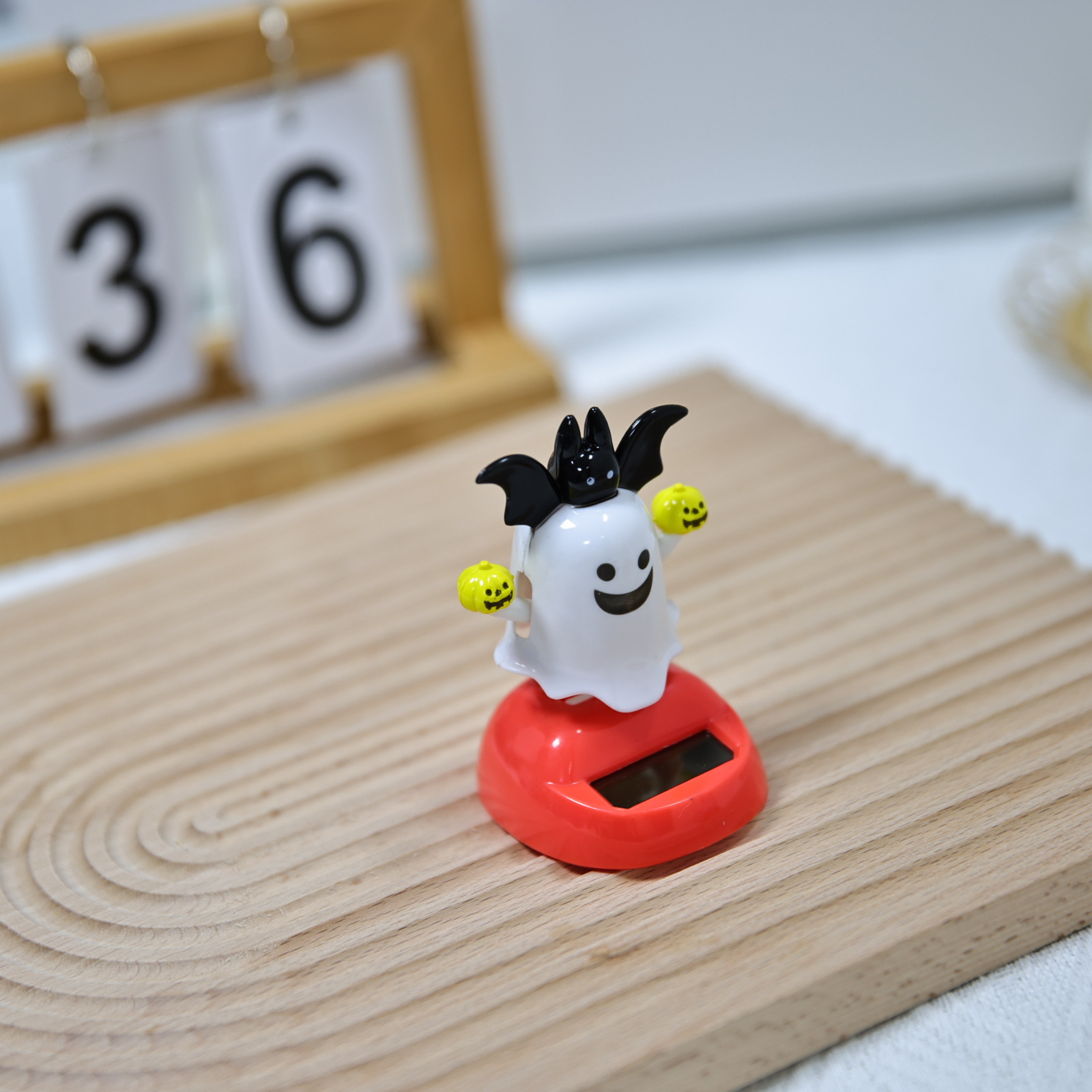 Factory direct sales of Halloween ghost car solar figurines, solar rocker, ghost Festival ghost figurines pic 6