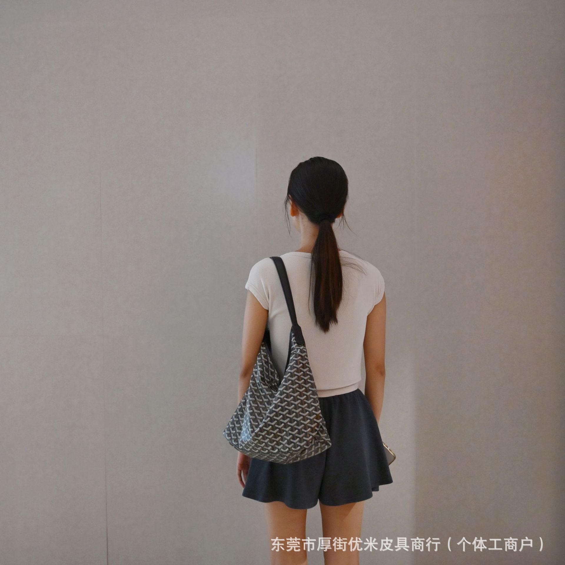 优米皮具商行  进口头层荔枝纹牛皮hobo腋下包子母包详情17