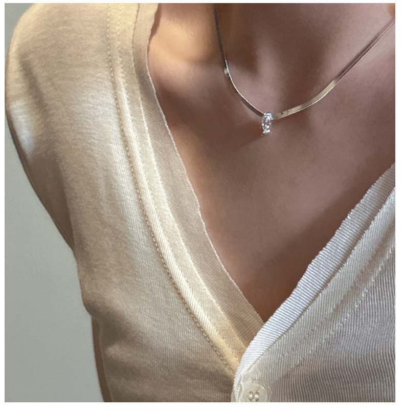 S925纯银韩版小众设计感锆石刀片项链韩国风时尚INS博主款锁骨链详情8