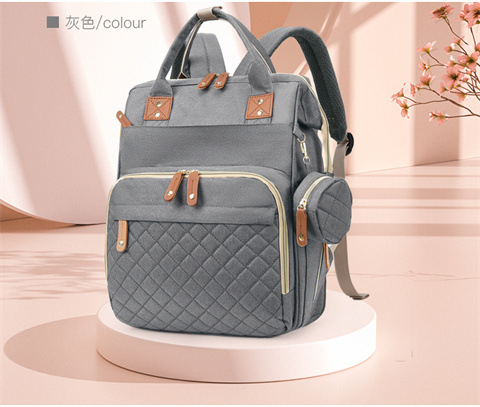 跨境专供高级感妈咪包大容量轻便母婴床包挂童车多功能手提双肩包详情37