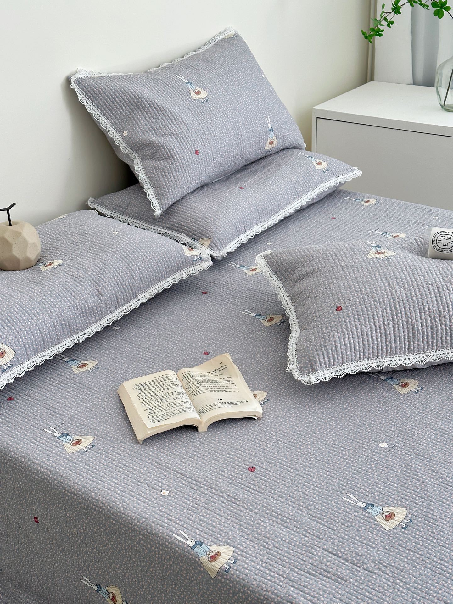 Lisa series, a three-piece set of all-cotton high-temperature sand-washed cotton bed cover, is skin-friendly, breathable and suitable for all seasons pic 97