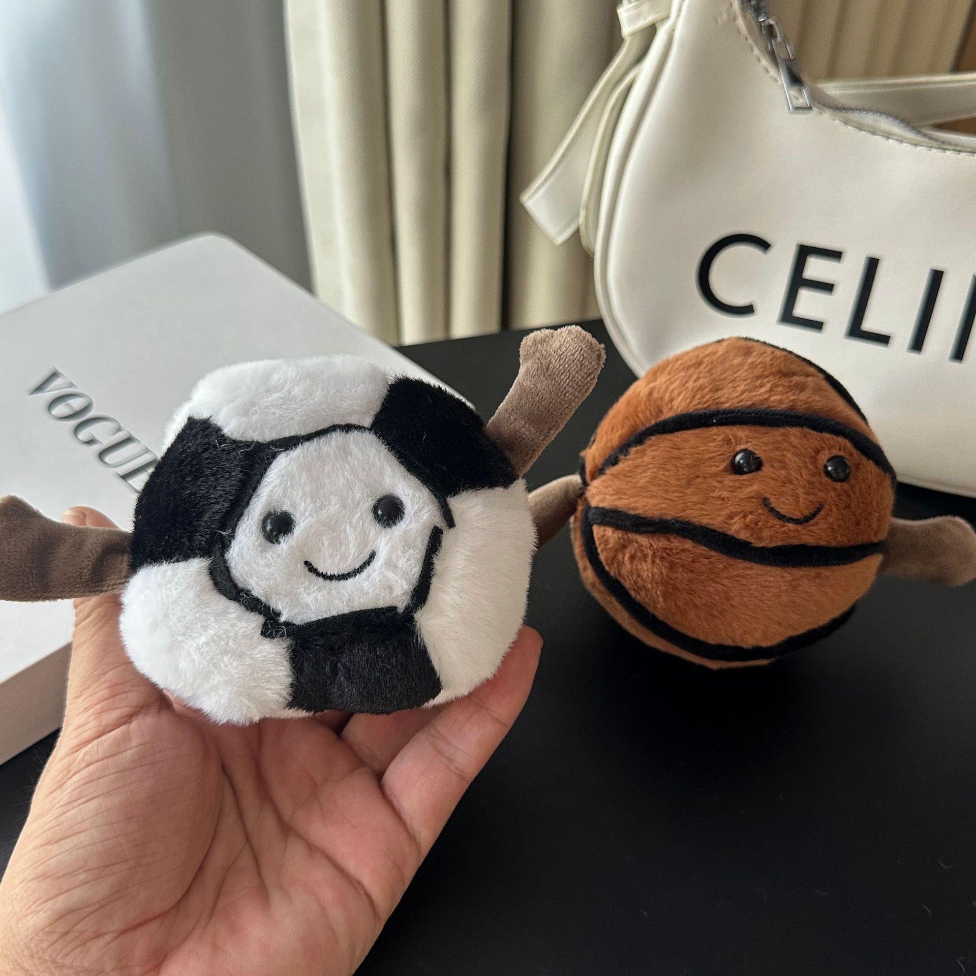 网红同款羽毛球毛绒公仔摆件玩偶趣味可爱宝宝安抚创意篮球足球详情6