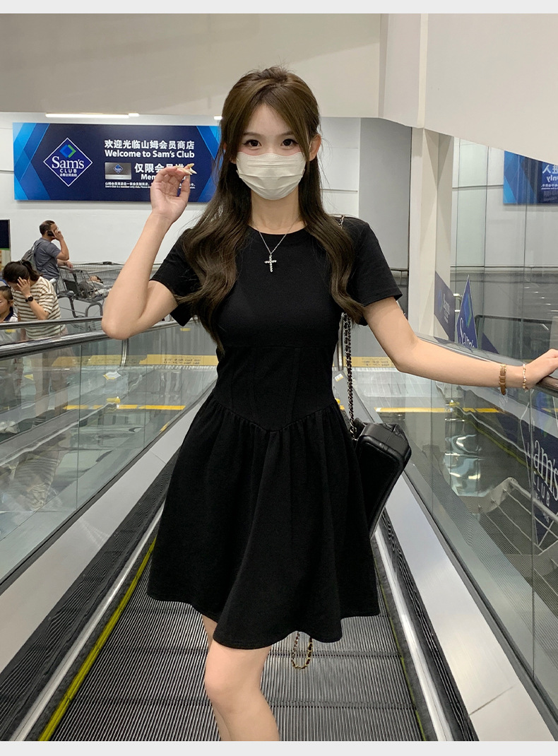 小黑裙鱼骨掐腰女2024超火夏天小个子短裙裙子辣妹高级感连衣裙详情6