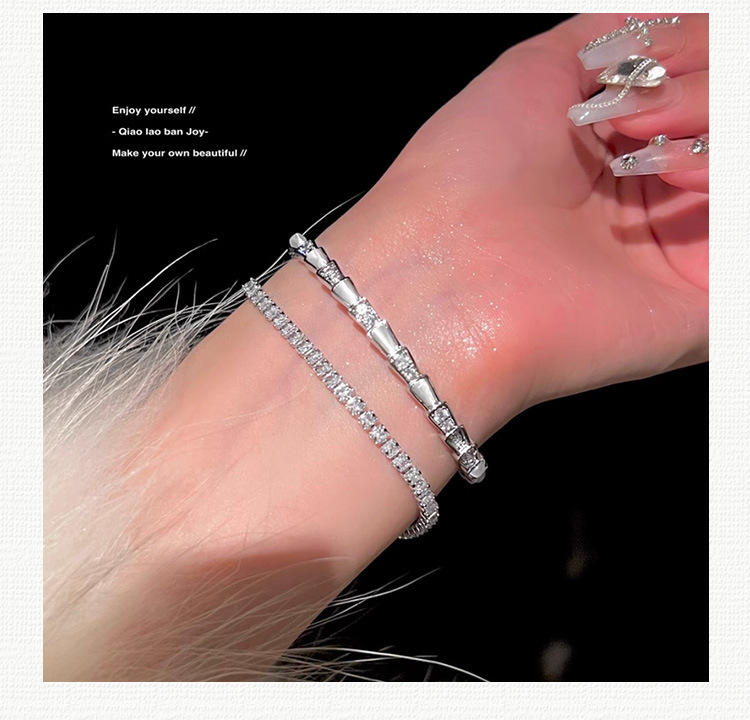 钛钢不掉色贝母灵蛇形蛇骨手镯闪钻质感手链锆石ins轻奢开口银色详情15