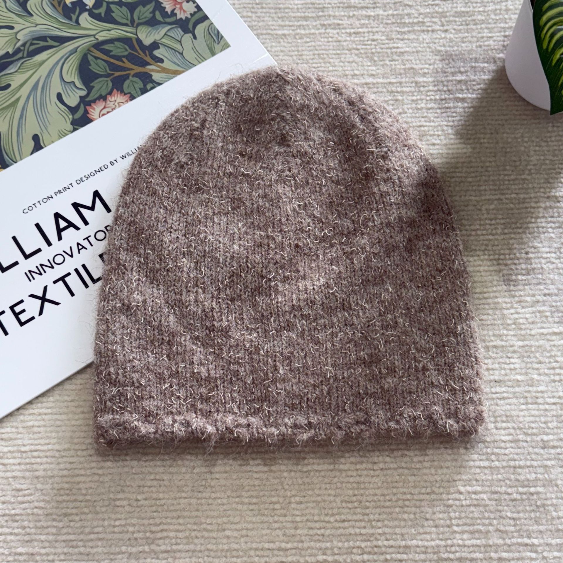 The star-style cold hat for autumn and winter, the chanel-style knitted hat, is fashionable and versatile, and can show off your face. The small bun hat is trendy and sweet pic 7